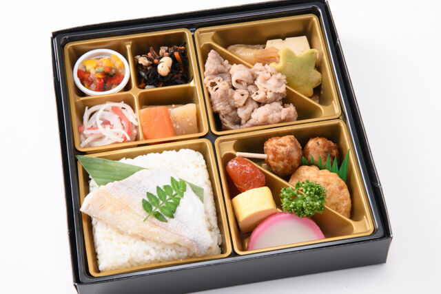 五味五彩膳 ー黒毛和牛Premium Queens Beefすき焼きと鯛めしー