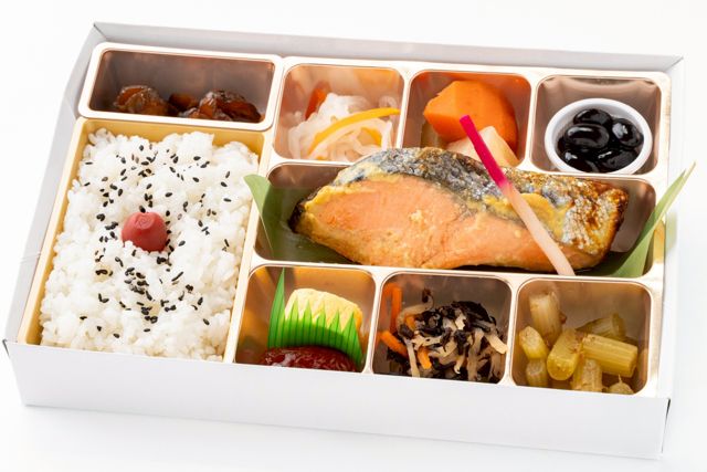 和ごころ膳 樂-【熨斗対応可】 銀さけ西京焼き 華やか膳 ーシャインホワイト紙箱ー