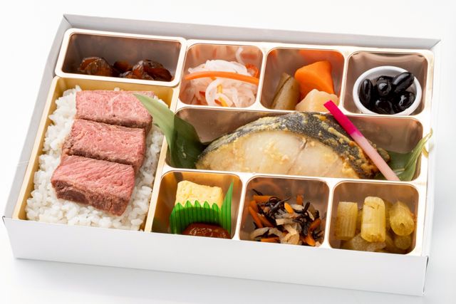 和ごころ膳 樂-【熨斗対応可】 銀だら西京焼きとステーキご飯 華やか膳 ーシャインホワイト紙箱ー