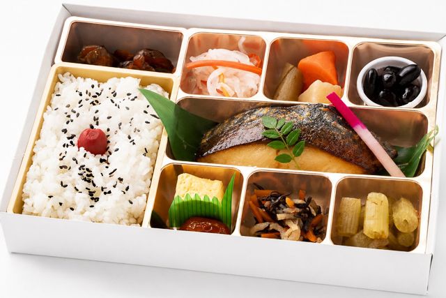 和ごころ膳 樂-【熨斗対応可】さわら柚庵焼き 華やか膳 ーシャインホワイト紙箱ー