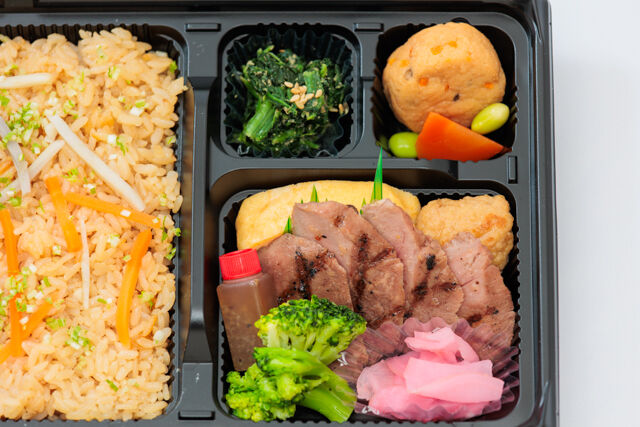 和牛匠邸-希少部位の葡萄牛ステーキと彩り豊かな和風弁当