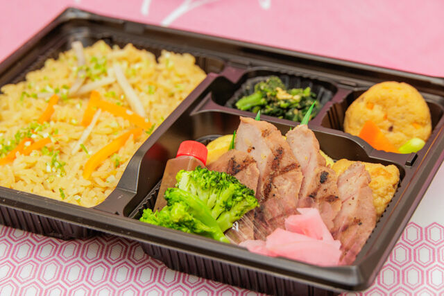 和牛匠邸-希少部位の葡萄牛ステーキと彩り豊かな和風弁当
