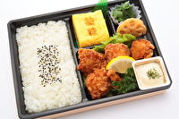和菜 祐味-大きな特製だし巻き玉子と若鶏の唐揚げ弁当