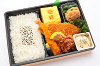和菜 祐味-大きな特製だし巻き玉子と彩りミックスフライ弁当
