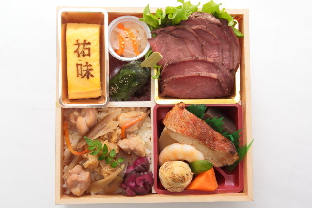 【冬限定】鶏ごぼうご飯と特製ローストビーフ御膳