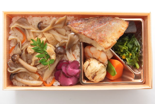 和菜 祐味-【秋限定】きのこご飯と特製牛すき焼き御膳～いくら添え～