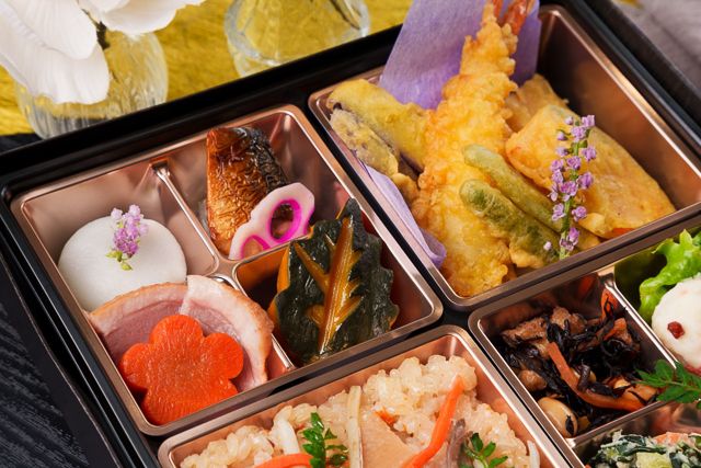 和匠 頂-【熨斗対応可】蘭（らん）～出汁にこだわった鶏五目と4種の天麩羅～