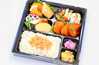 和惣菜 彩り屋-エビチリと季節の焼魚弁当（NO.127）