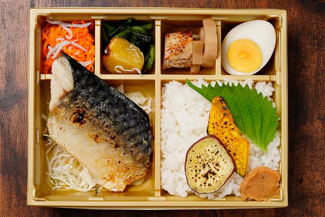和洋折衷-ふっくら鯖の塩焼き弁当【和洋折衷3】