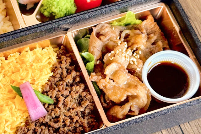 生だれ焼肉 鼓-【熨斗対応可】厳選牛カルビ焼肉＆ハンバーグ2段御膳