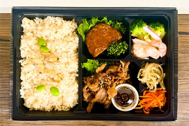 生だれ焼肉 鼓-生だれ牛カルビ焼肉とデミグラスソースハンバーグ