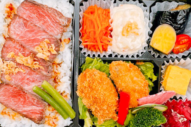 焼き芋の時間-広島産大粒カキフライ弁当（特選ロースステーキ）