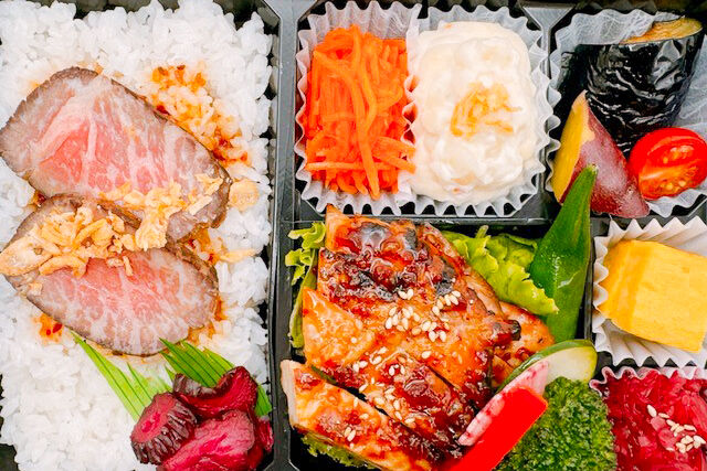 焼き芋の時間-若鶏炙り焼弁当（黒毛和牛ローストビーフ）
