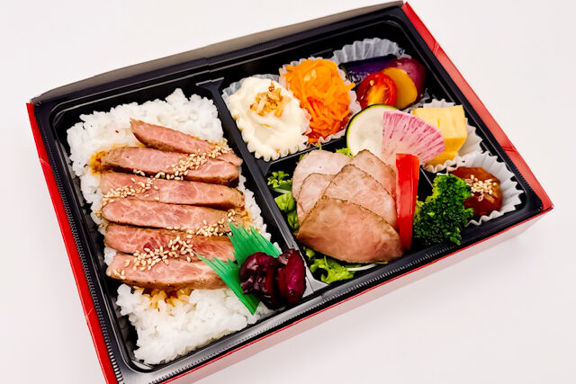 焼き芋の時間-サーロインステーキと特選黒毛和牛A5カルビステーキ弁当
