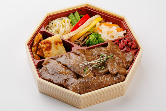 焼肉 三味-焼肉弁当（和牛特上ロースと国産牛ハラミ）