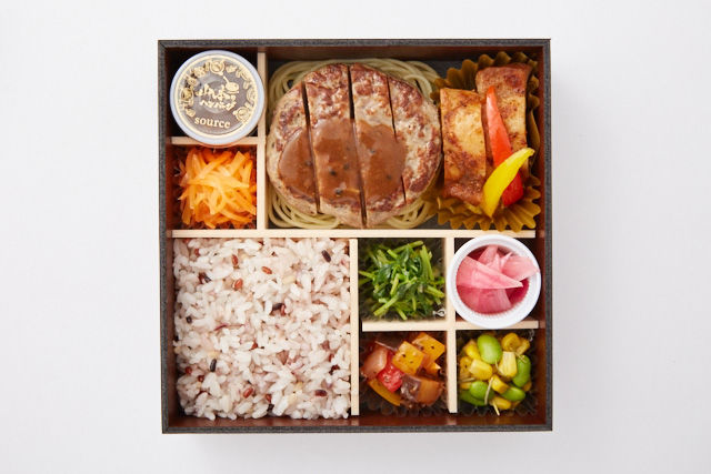 【恵比寿・山ハン】特製ハンバーグ＆スパイシーチキン～5種の彩りデリ～