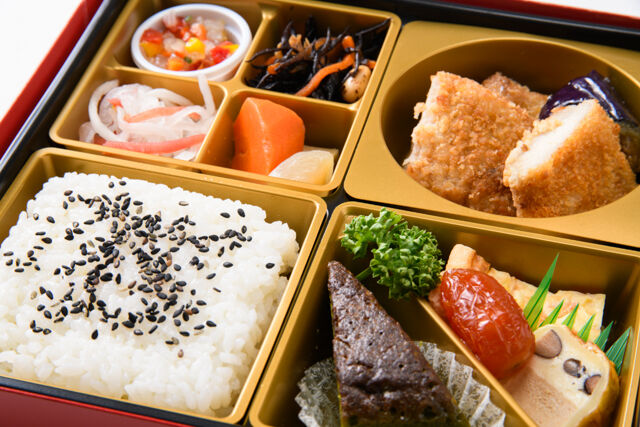 洋風BENTO LAB Raku-dressing-チキンカツの懐石風アソートBOX