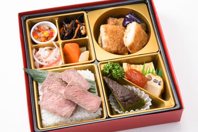 ロース芯のステーキご飯とチキンカツの懐石風アソートBOX