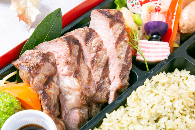 用賀GRILL ～Season Select Label～-【クリスマス限定】牛肩ロースの直火網焼きステーキグリル