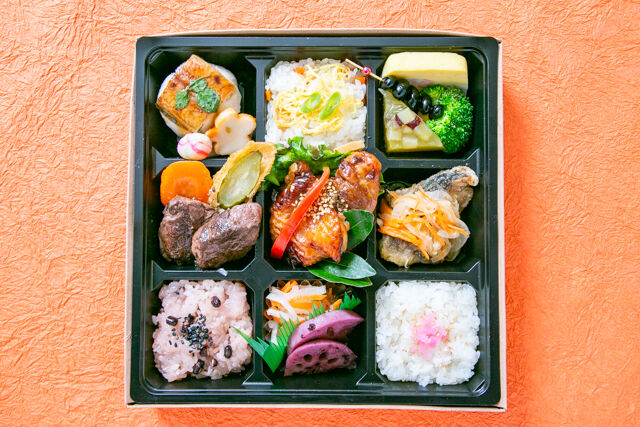 用賀GRILL ～Season Select Label～-【熨斗対応可】【年始限定】いろどり弁当