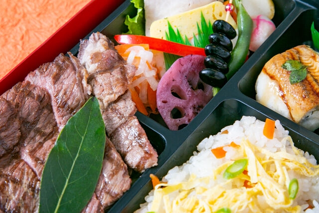 用賀GRILL ～Season Select Label～-【熨斗対応可】【年始限定】牛肩ロースの直火網焼きステーキグリル