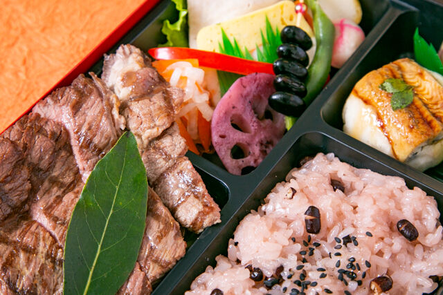 用賀GRILL ～Season Select Label～-【熨斗対応可】【年始限定】牛肩ロースの直火網焼きステーキグリル