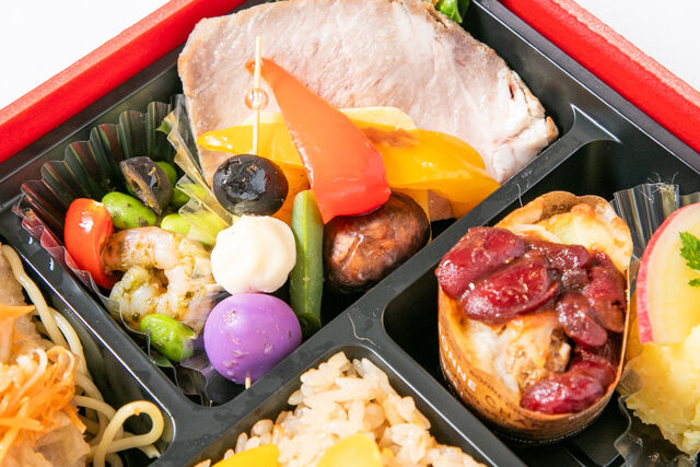 用賀GRILL ～Season Select Label～-【熨斗対応可】【秋限定】国産牛使用 直火網焼きステーキハンバーグ きのこあんかけソース