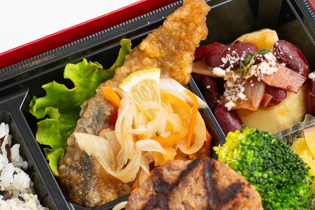 用賀GRILL ～Season Select Label～-【熨斗対応可】「リニューアル」直火網焼きステーキハンバーグとあじの南蛮漬け