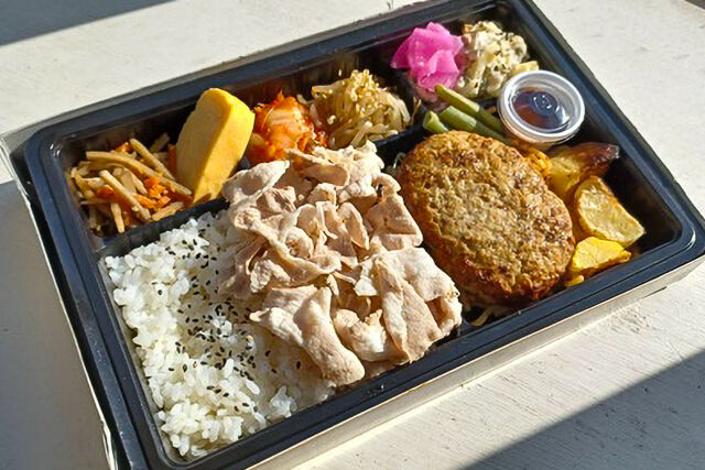 和牛入りハンバーグ＆国産豚しゃぶおろし膳
