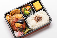横濱うお時-自家製野菜ゴロゴロのトマトソースハンバーグ幕の内弁当