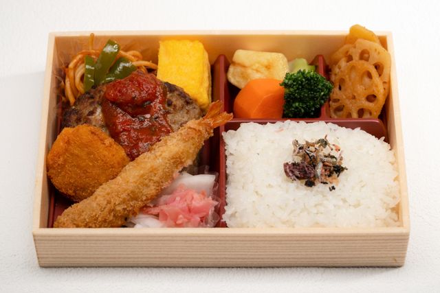 横濱うお時-【三代目の自信作】自家製トマトソースのハンバーグ御膳