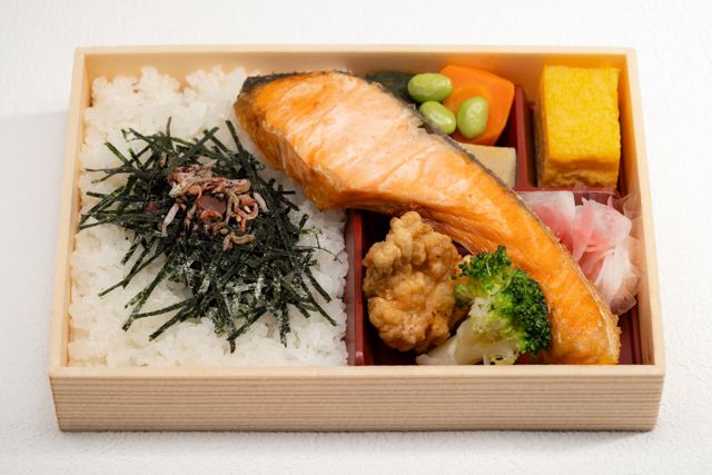 横濱うお時-【横浜蔦金】鮭の塩焼き海苔弁