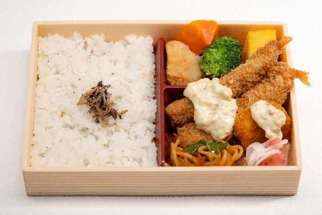 横濱うお時-【自家製タルタルソース】シーフードミックスフライ幕の内