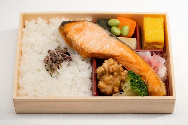 横濱うお時-【うお時の原点】鮭の塩焼き幕の内