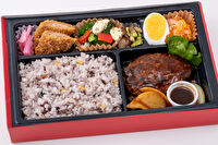 洋食キッチン ファミーユ-柔らか手ごねハンバーグ 自家製和風ソース添えスペシャル弁当