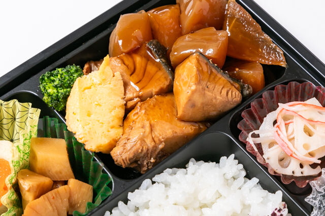 遊食彩旬 乃'SAN-鰤大根たまに生蒟蒻弁当
