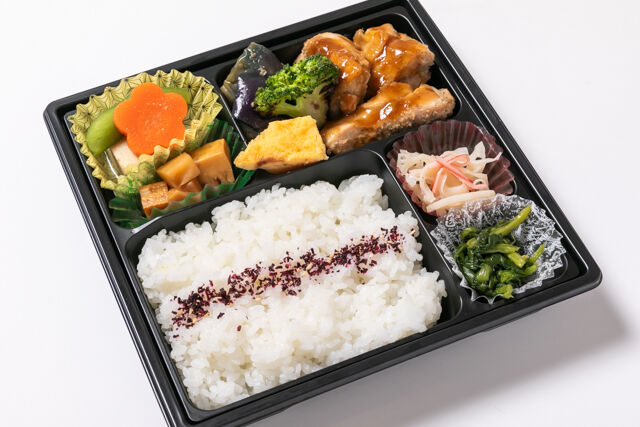 遊食彩旬 乃'SAN-鶏と茄子のうま煮弁当