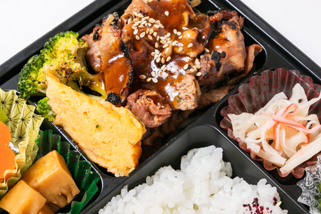 遊食彩旬 乃'SAN-ルイビ豚ハラミ焼肉弁当