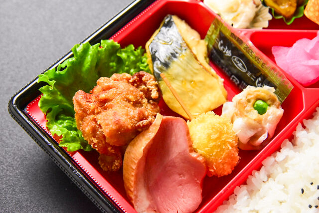 ざんぎ弁当 3代目 旭屋-旭屋特製幕の内弁当