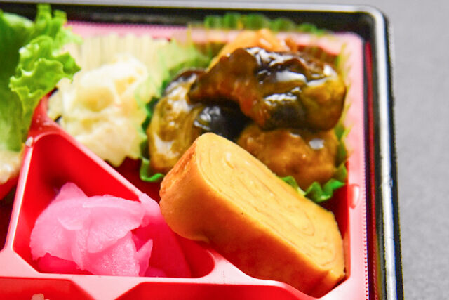 ざんぎ弁当 3代目 旭屋-旭屋鮭塩焼き弁当