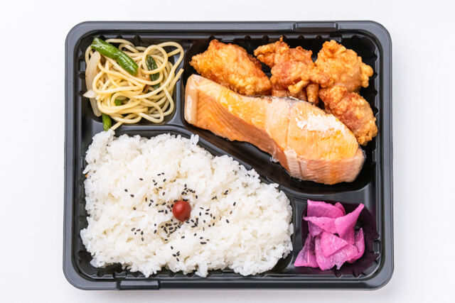 ザンギ弁当の店 たまちゃん-鮭ザンギ弁当