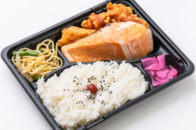 ザンギ弁当の店 たまちゃん-鮭ザンギ弁当