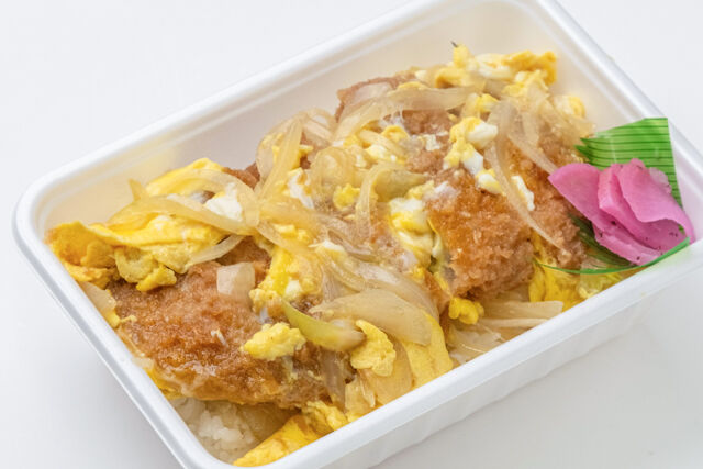 ザンギ弁当の店 たまちゃん-カツ重