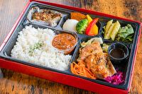 Meat Shop ぶぅ-香草チキンステーキの洋食ミートBOX