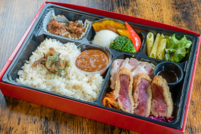 【秋冬限定】道産ビフカツと塩麹ローストポークの洋食ミートBOX